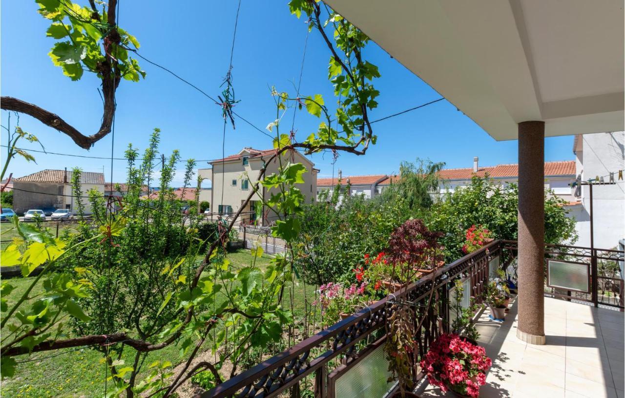 3 Bedroom Beautiful Apartment In Kastel Luksic Kastela Exterior photo